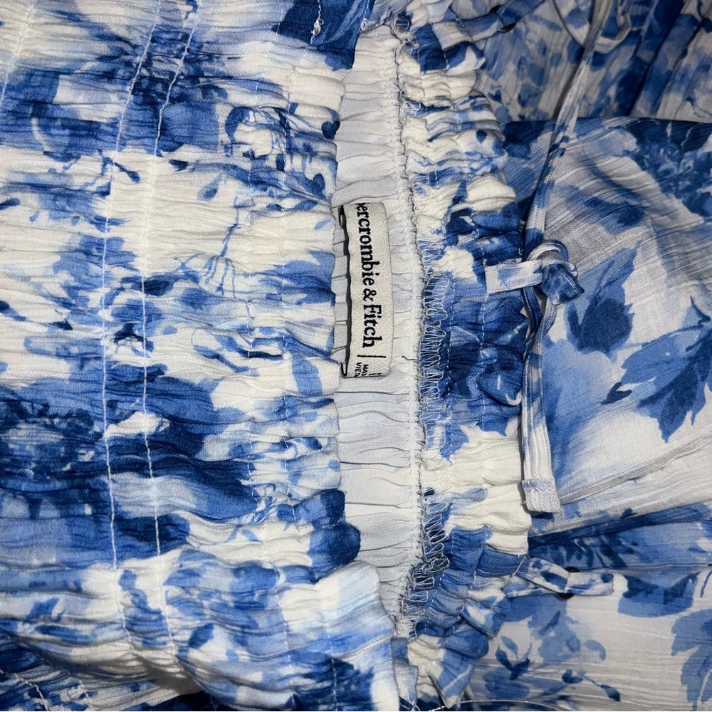 White and Blue Floral Smocked Abercrombie Dress - Picture 5 of 5